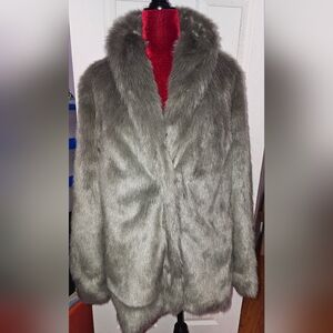 Forever 21 Faux Fur Grey Winter  Coat Sz L Outwear Long Sleeves Lining